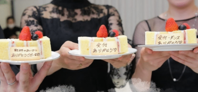 乾杯や受付をしてくれた友人にメッセージを