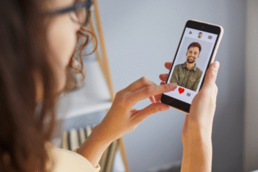 マッチングアプリの初デートを成功に導くには？場所・時間から会話や誘い方まで