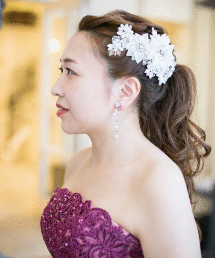 ビジューヘッドアクセサリーの大人ポニー