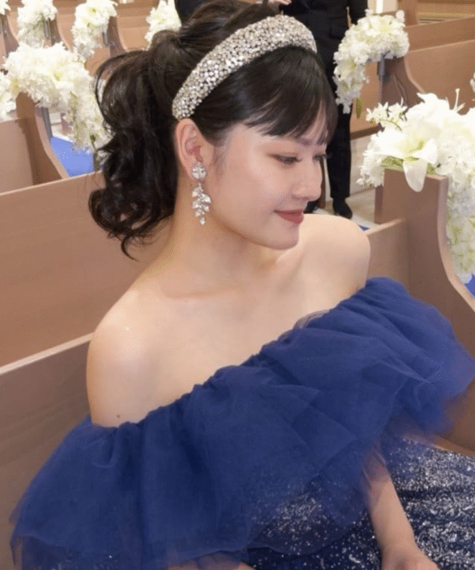 カチューシャ×アップポニーヘアアレンジ