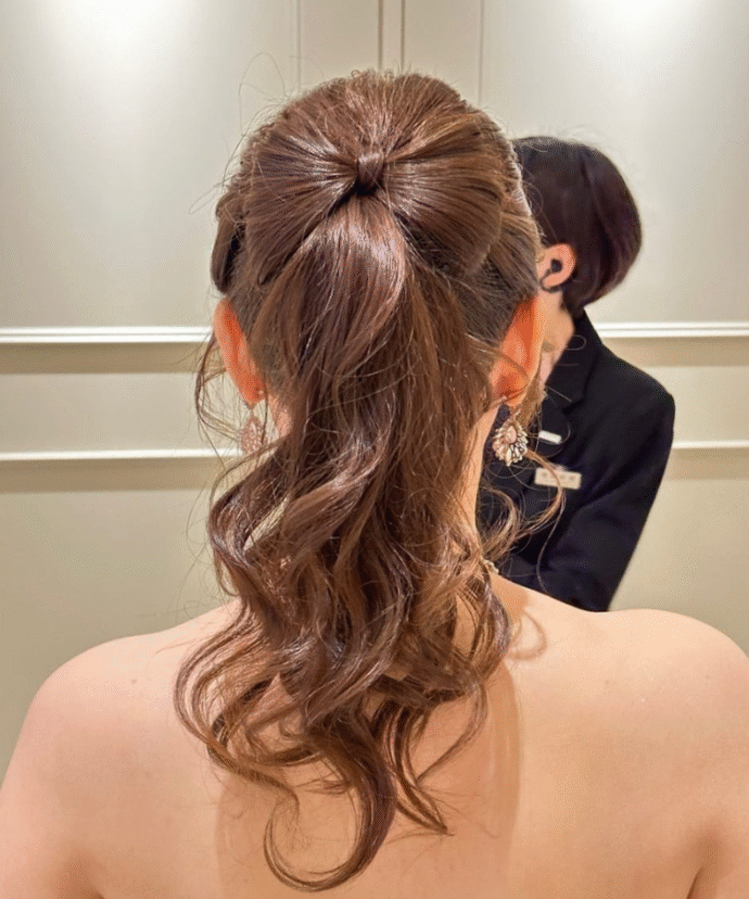 高めポニーテール×リボンヘアアレンジ