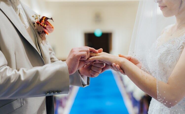 【吉日カレンダー2025年】入籍・結婚式＆引っ越し日におすすめの縁起のいい日取りは？