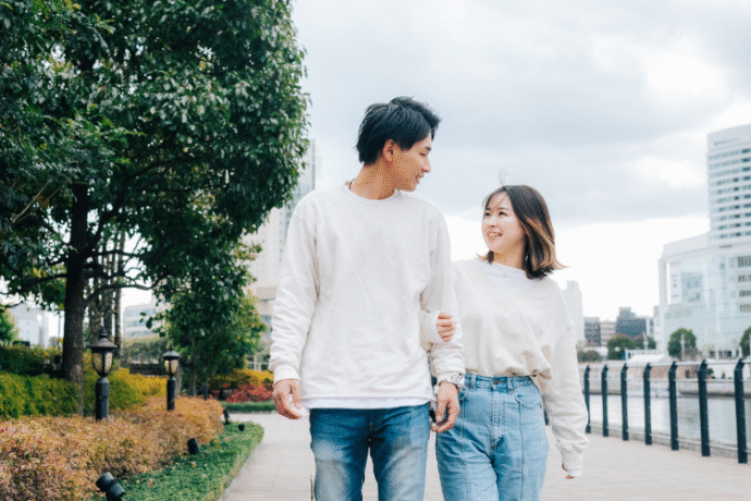 彼女の情報を彼の両親に伝えてもらう