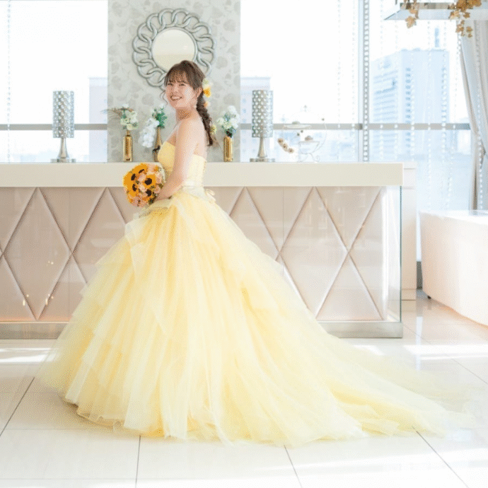 ⑩プリンセス風！イエローのボリュームドレス