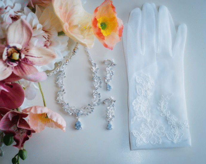 ⑦サムシングブルーのブライダルアクセサリー