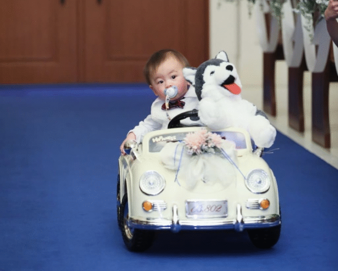 ③子供が活躍！指輪を運ぶ「リングボーイ 」