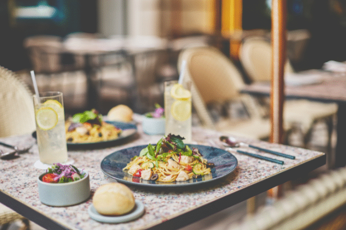 お外でゆったりテラスランチ