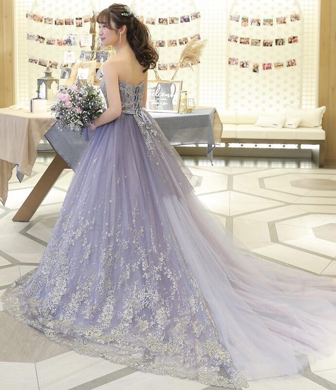 結婚式のパープルカラードレス