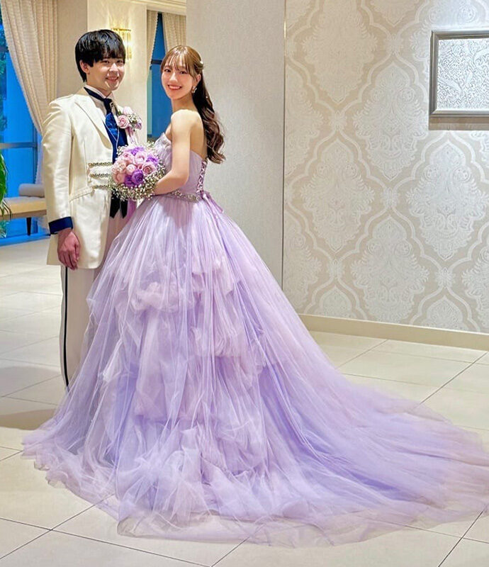結婚式のパープルカラードレス