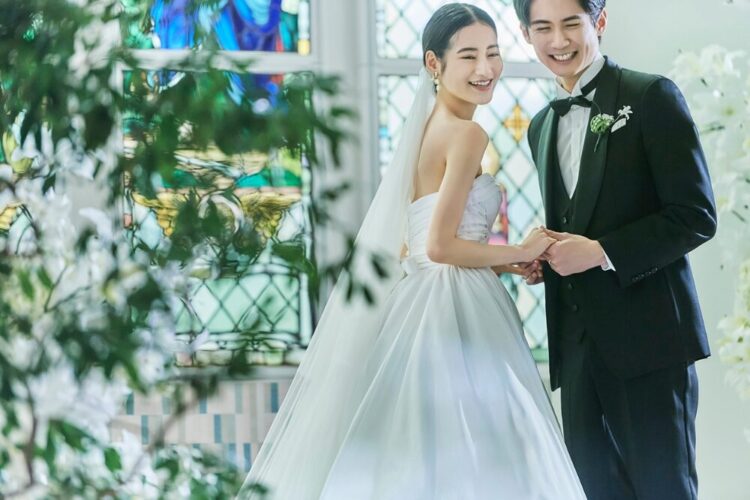 結婚式が安い時期はある？おすすめのシーズンや時間帯、費用をお得にするポイント